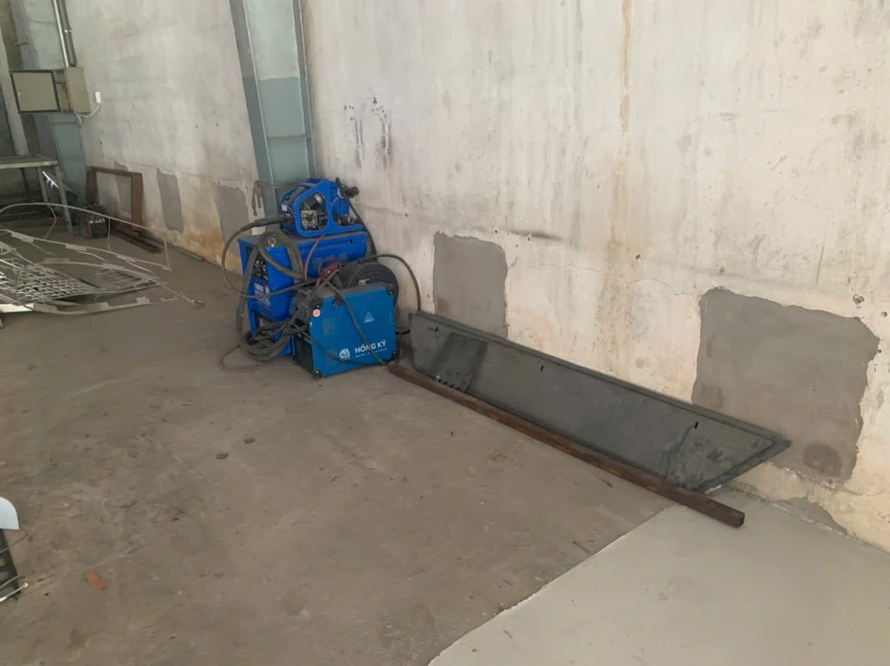 MIG welding machine.jpg